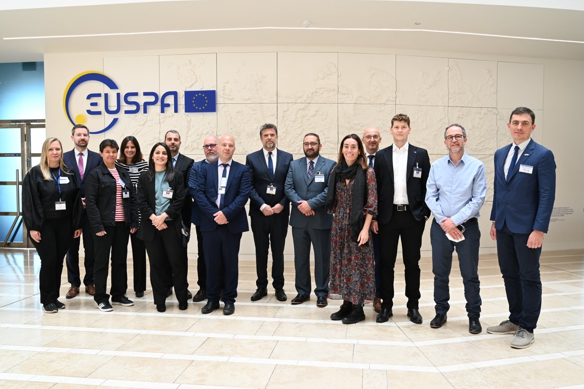 EU4Space's tweet photo. 📡The last @ENTRUSTED19 meeting took place last week at our EUSPA HQ, where:

- 450+ users voiced their needs, including tech needs
- 85 govt. use cases were defined
- 4 demos were shown to stakeholders

The training platform is still open: https://t.co/4EEVMKpTiq https://t.co/ok1Lea7jt4
