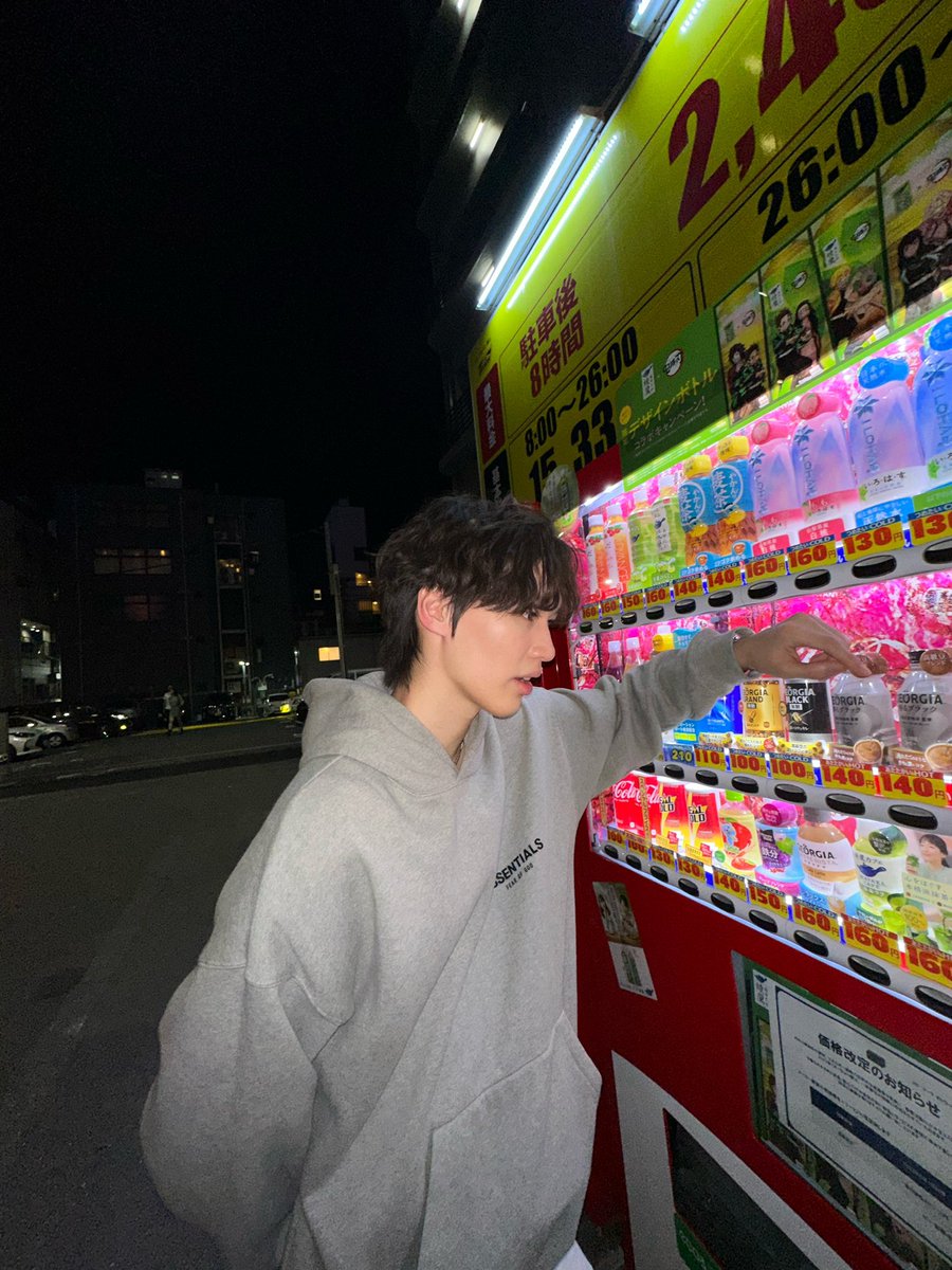 napat_un's tweet photo. 🥫🌒 https://t.co/GJvsAvyMZ8