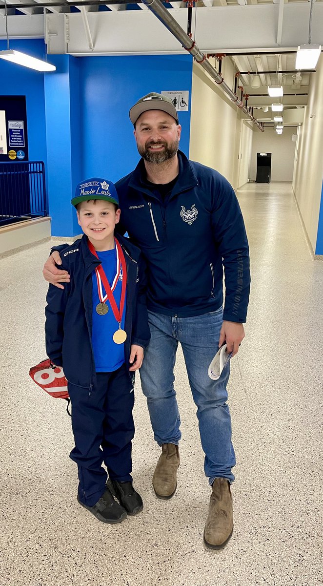 4MsGreene's tweet photo. And that’s a wrap for U9!! What a fantastic group of kids, coaches and parents! Thank you @U9PMHAWarriors ! 💙💚 #mostdedicatedaward https://t.co/H9gccSGN3B