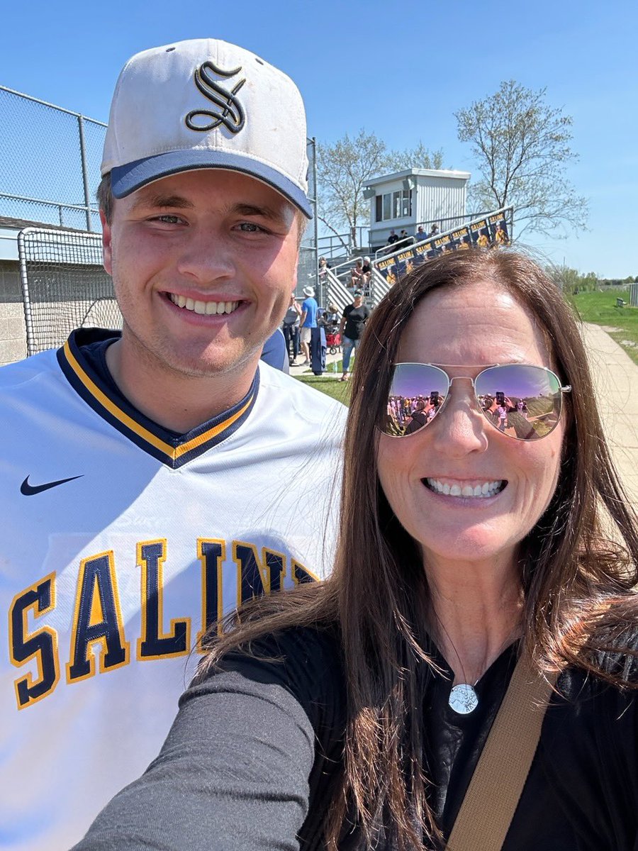 DrRedwolves's tweet photo. Sweep! They Win in Football and A Clean Sweep in Baseball for Us Against Dexter on Senior Night in Saline! League Leaders Currently with not much more to go! Go Hornets! https://t.co/LtDxZlu43p