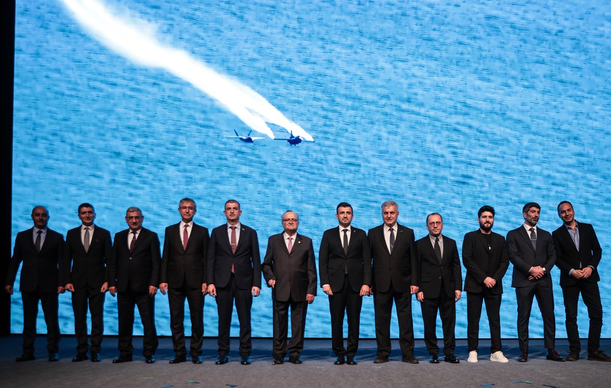 haluk's tweet photo. Hedef #KIZILELMA Belgeselimizin ilk bölümünü hem belgesele konuşan ve yaşananlara tanık olan dostlarımızla hem de sizlerle birlikte eş zamanlı olarak izledik. ✈️🚀🍎

Belgeseli beğendiniz mi arkadaşlar?

İzlemek için:
🎬 https://t.co/GpH2CPb9uL https://t.co/P1IQKscY5I