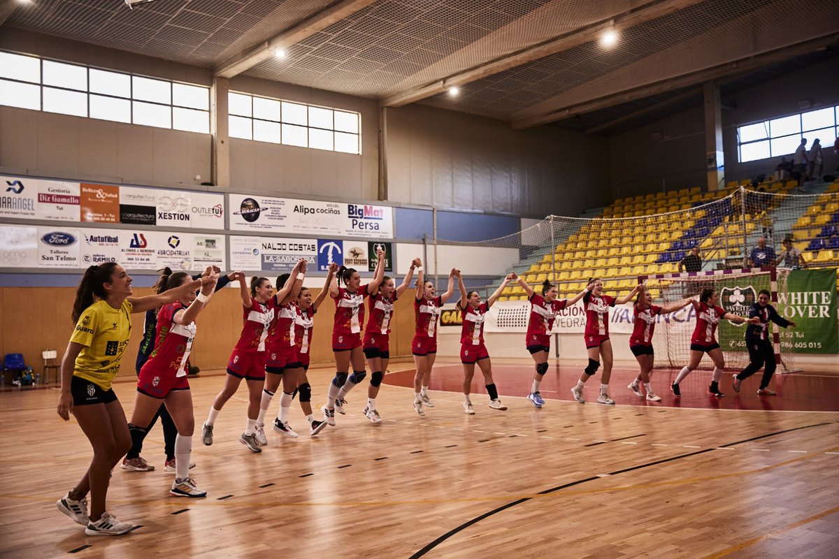 AtleticoGuardes's tweet photo. Ata aquí chegou a nosa viaxe. Foi dura, sen porto ó que volver ata decembro e con todo tipo de atrancos. Pero esta tripulación xamais se rendeu, nunca afundiu, saiu a flote.

GRAZAS a todas as nosas xogadoras por facernos soñar e ós técnicos por impulsar ese soño. https://t.co/wmvAyOixNX