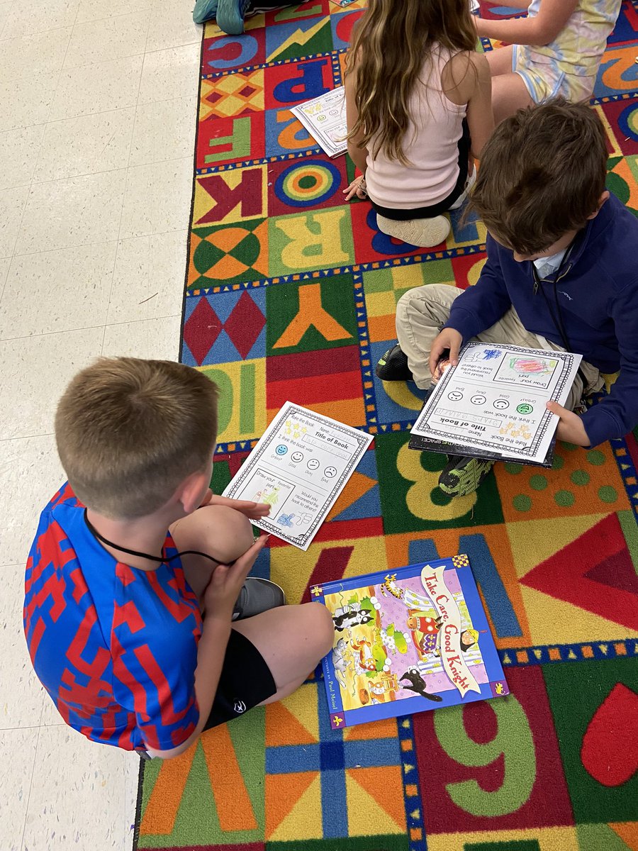 SHEASLab's tweet photo. Book Review Week in ASL gives Ss the chance to get some great new book ideas for summer reading and lights the literary spark. 5⭐️s #Reading @lorriebearden @mantaslico https://t.co/awMymArOkp