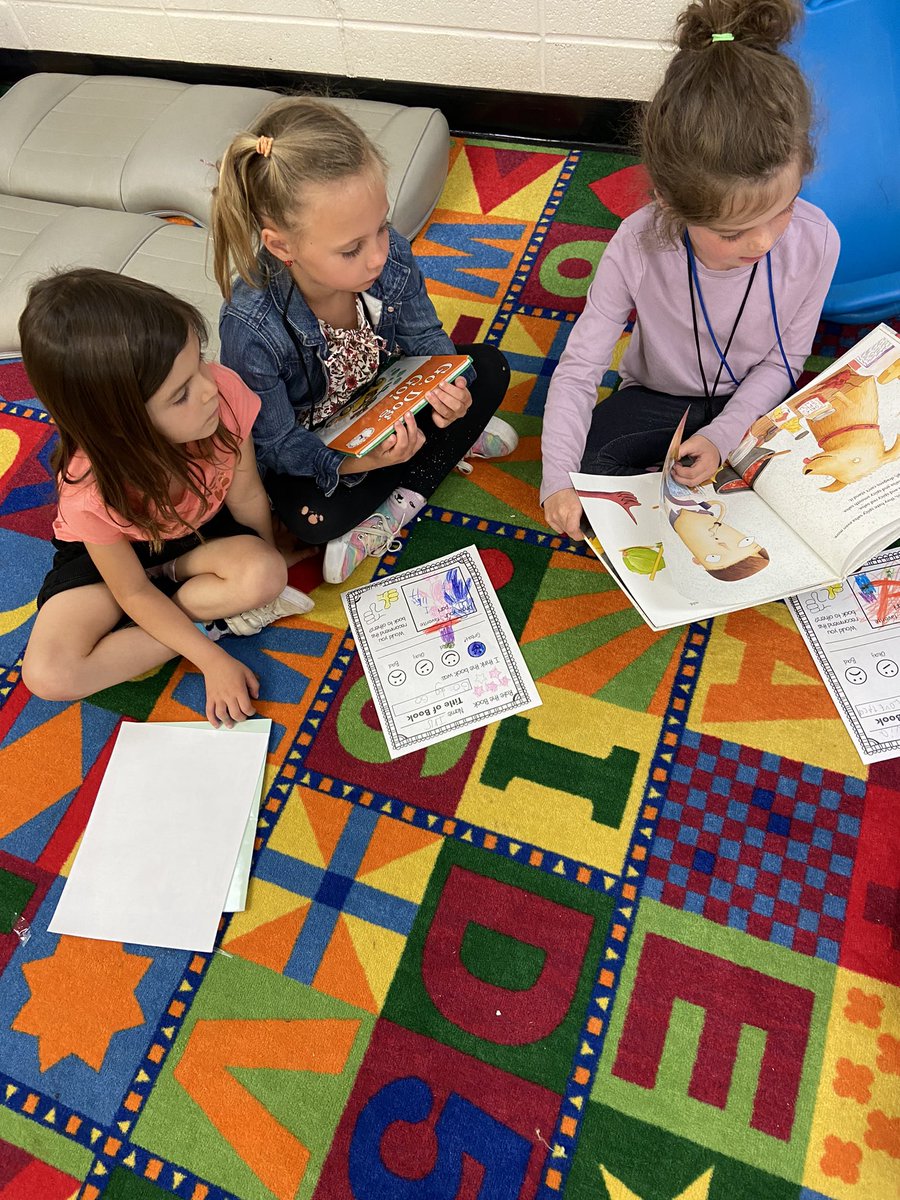 SHEASLab's tweet photo. Book Review Week in ASL gives Ss the chance to get some great new book ideas for summer reading and lights the literary spark. 5⭐️s #Reading @lorriebearden @mantaslico https://t.co/awMymArOkp
