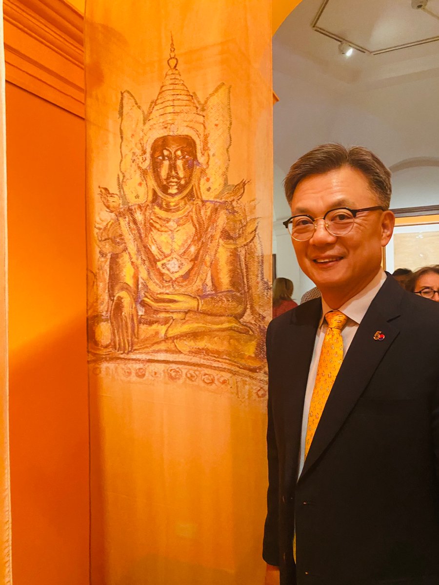 RokEmbIndia's tweet photo. On May 10, Ambassador @ChangJaebok1 attended the Inauguration of Exhibition #Buddham #Saranam #Gacchami at the National Gallery of Modern Art and interacted with Minister of State for External Affairs and Culture(@M_Lekhi) https://t.co/DrVUwOMo85