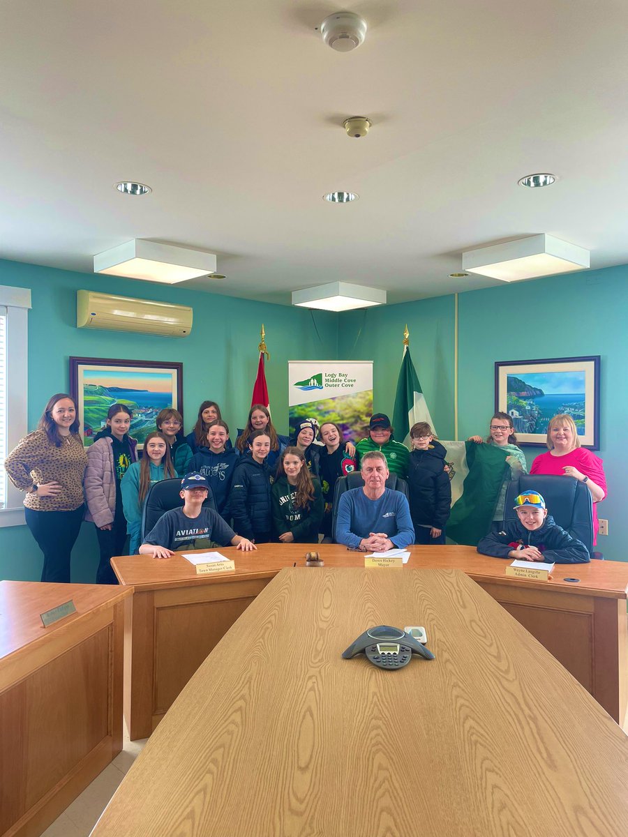 MissMPelley's tweet image. For #MunicipalAwarenessWeek the 6’s of @SFOAschool visited our Town Hall and learned from our wonderful community leaders and town staff about the roles/responsibilities of a municipality. They even took over chambers to hold their own council meetings! @townoflbmcoc @PenneDyer