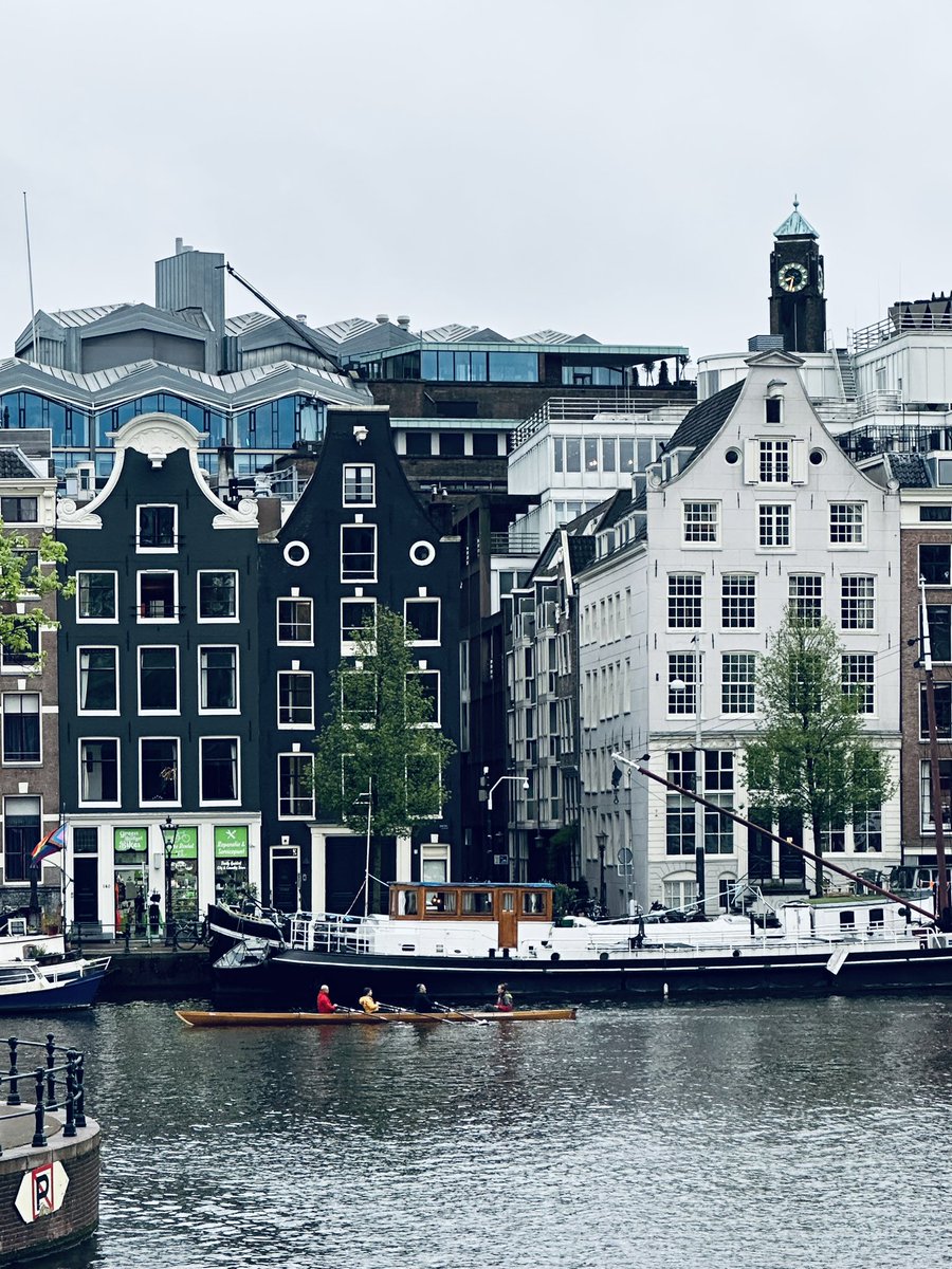 Amsterdam. Where happiness comes in canals 💦 Thank you @wezelannemarie @r_bartholomeus for the honor to serve on the PhD committee of Dominique Narain. I enjoyed every minute of the ceremony & hospitality  🎓🤓#UniversityofAmsterdam