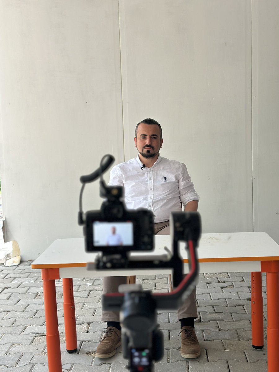 Kahramanmaraş’ta 92 öğrencisini kaybeden ve birçok öğrencisinin tüm ailesi öldüğü için vefat eden öğrencilerinin teşhisini yapmak zorunda kalan #MetinAcıpayam hikayesi ile bizlere konuk oldu. 

Bizi desteklemek için RT edebilir ve kanala abone olabilirseniz çok mutlu olurum.