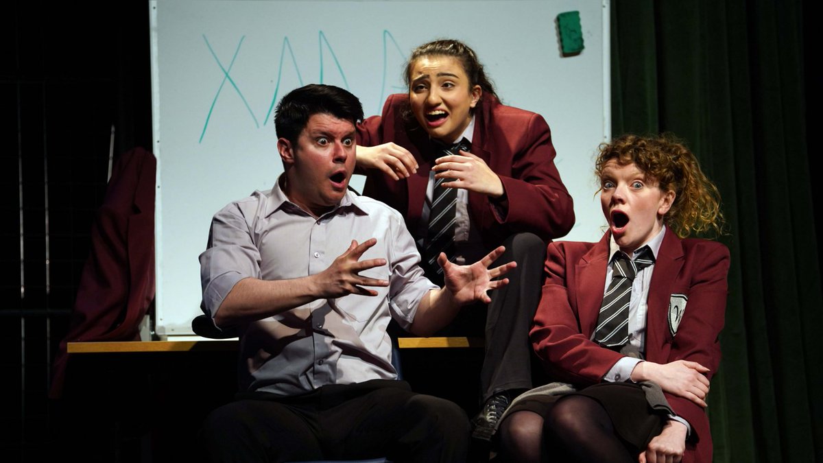 GalaDurham's tweet photo. Four years ago today (11 May), our production of John Godber's Teechers starring Sarah Boulter, Mahsa Hammat-Brahay & Louis Roberts came to a close after eight performances at Gala Durham.π
@sarahboulter88 @MahsaHBahary @thelouisroberts
#ThrowbackThursday #Teechers https://t.co/eLicklqrb7