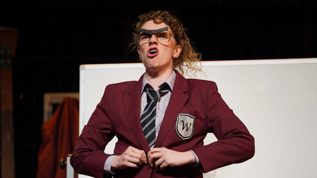 GalaDurham's tweet photo. Four years ago today (11 May), our production of John Godber's Teechers starring Sarah Boulter, Mahsa Hammat-Brahay & Louis Roberts came to a close after eight performances at Gala Durham.π
@sarahboulter88 @MahsaHBahary @thelouisroberts
#ThrowbackThursday #Teechers https://t.co/eLicklqrb7