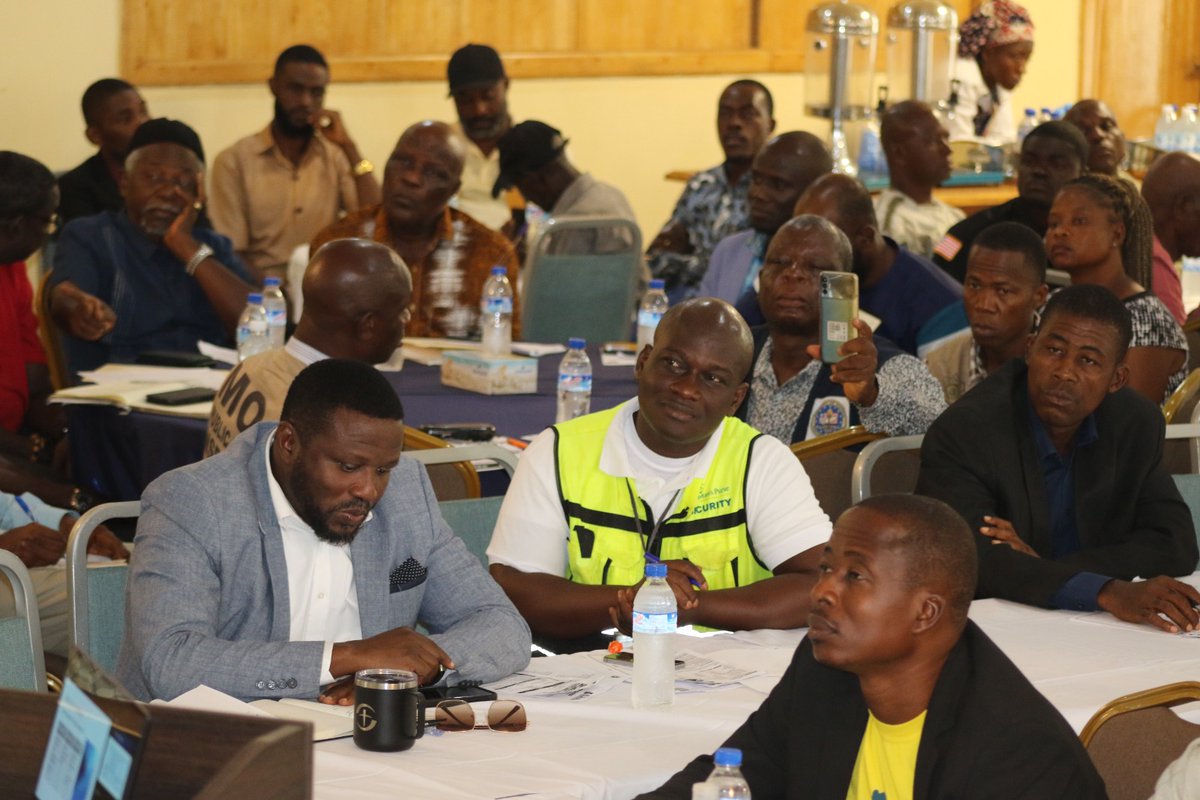 liberia_revenue's tweet photo. The LRA, in partnership with the Ministry of Justice on Wednesday held a fruitful tax dialogue with private security institutions operating in Liberia. The engagement is part of efforts to ensure tax compliance in the sector &amp; increase revenue.
#MovingToBillions #PayTaxWeAllEnjoy https://t.co/wz3EAklRMF