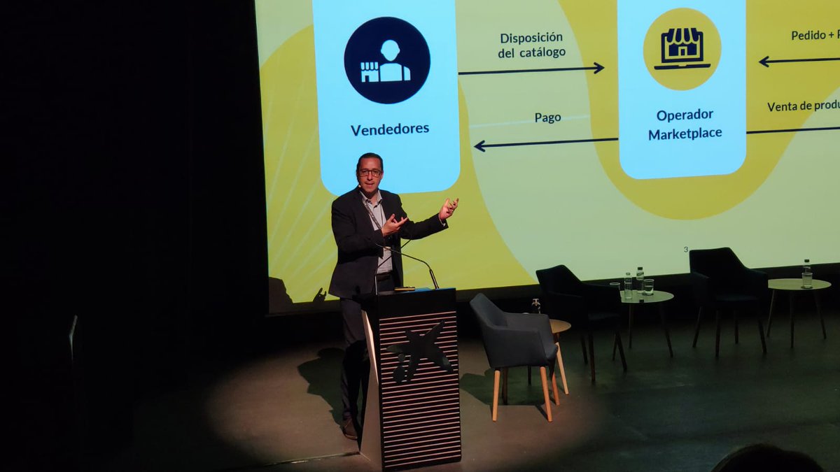 Ecommerce_es's tweet image. 💯 Turno de #STARTUPMOMENT I: “Cómo aumentar el tráfico en tu #Marketplace y vender miles de #productos”. Con Vicente Viniegra Mesa, International Business Developer Spain de #OCTOPIA.

#EcommerceTourValencia