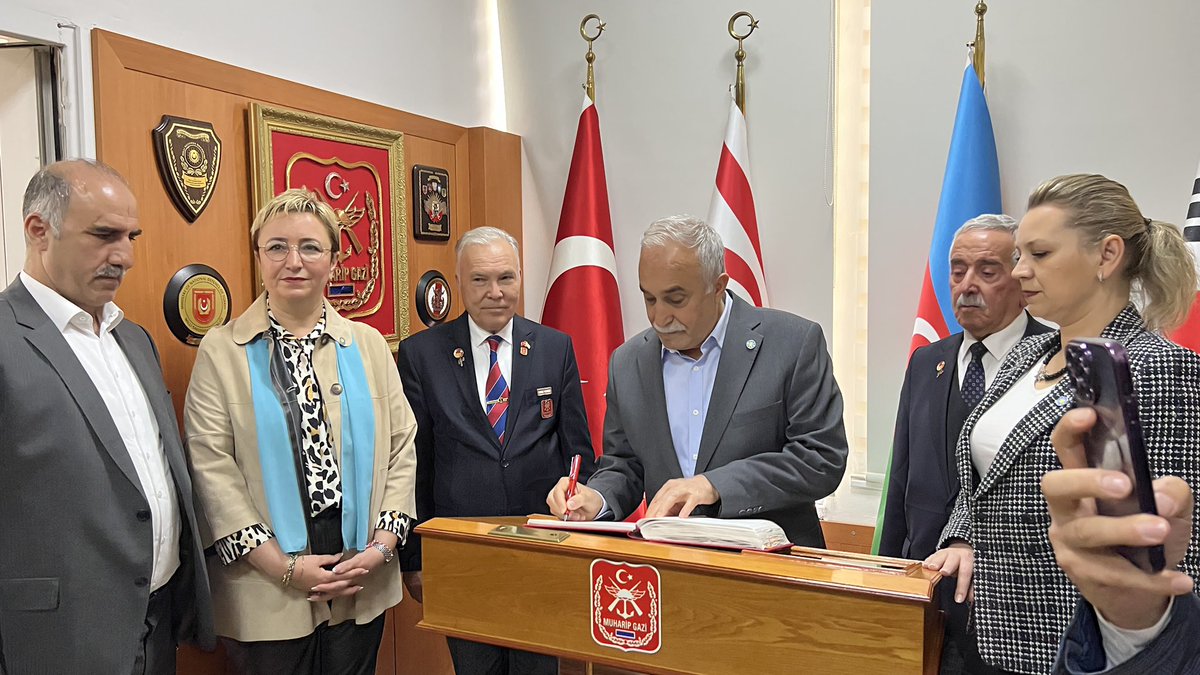 aefakibaba's tweet photo. Türkiye Muharip Gaziler Derneği Genel Başkanlığımızı ziyaret ettik. Misafirperverlikleri için çok teşekkür ederiz.

Vatan için candan geçen aziz şehitlerimizi rahmet ve minnetle anarken,
Hayatta olan gazilerimize hayırlı ömürler diliyorum.
@meral_aksener 
@yetkinozturk06 @eceozenakan @KoyluogluFaruk @HACERERDEM15 @iyiparti @iyipartiankara @iyicankaya06