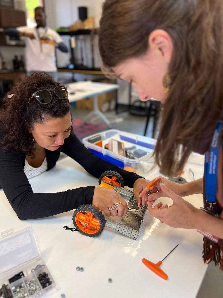 Carlos Villalobos (@cevillawolf) on Twitter photo Brought our parents down to build and play with some robots today. #aismlearns #AISMSTEMLab #STEMWeek Brought our parents down to build and play with some robots today. #aismlearns #AISMSTEMLab #STEMWeek