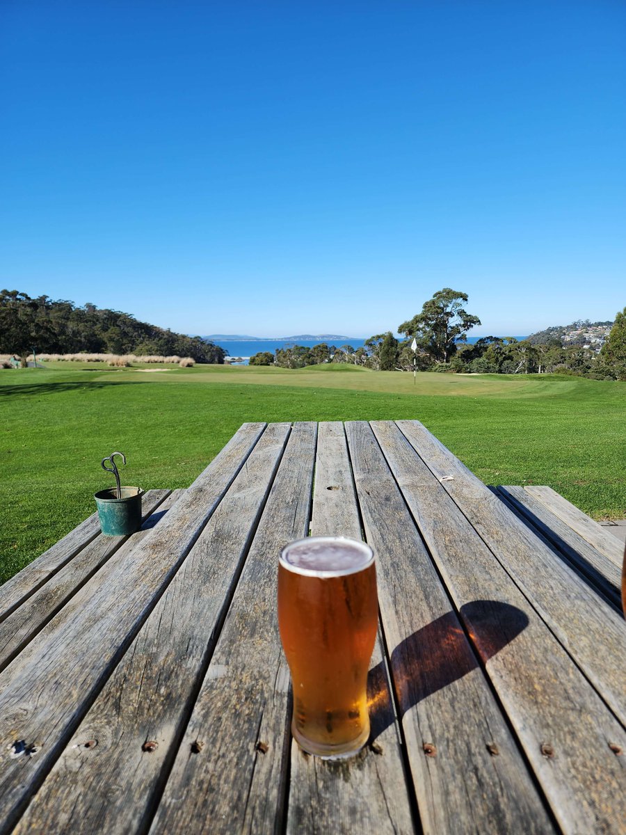 The only hole I par today - Slush

Have a good one folks!
Its nearly friday....

#yeahnah