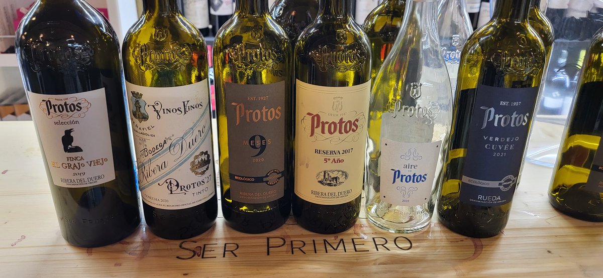 DavidGTato's tweet photo. #Vinoteando 🍷
De cata en cata en @marcosAvendimia
Ayer con @Bodegas_Protos
Un blanco, un rosado y cuatro tintos 😋
#VerdejoCuvée #AireDeProtos #Protos9Meses #Protos27 #ProtosReserva #FincaElGrajoViejo
#Verdejo #Tempranillo #Garnacha #Albillo #Viura #SauvignonBlanc #Syrah 🍇 https://t.co/LdnkEIqroR