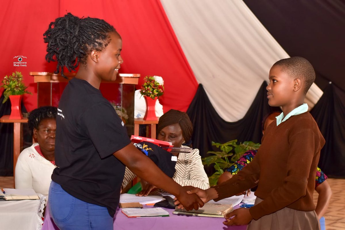 kidsarisevihiga's tweet photo. In order to achieve our full potential as a community; as a nation, we must make sure no child is left behind. 
This is at the heart of our work through The KaVI Girl Child Network and The KaVI Boy Child Network.
Through our programs,we leave no child behind. https://t.co/HceGgqQVD4