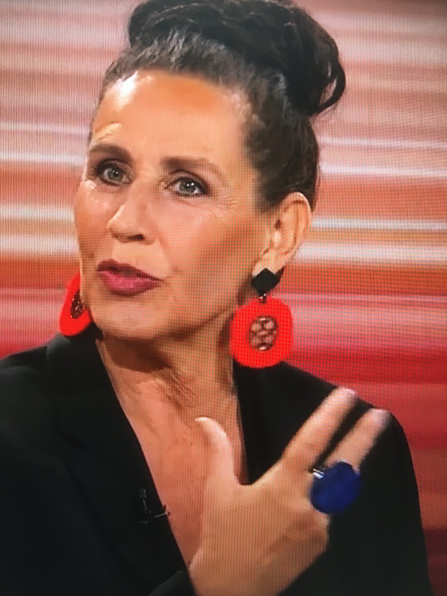 laStaempfli's tweet image. #UniToo Tausende von Beispielen, die #Frauen sexistisch enteignet haben. Sehr subtil - Namensnennung; sehr offensichtlich - Zitieren verweigert, dafür abschreiben, sehr mächtig; Männer beziehen sich auf Männer, Frauen auch (und nur dann auf Frauen, wenn sie nicht stören.)