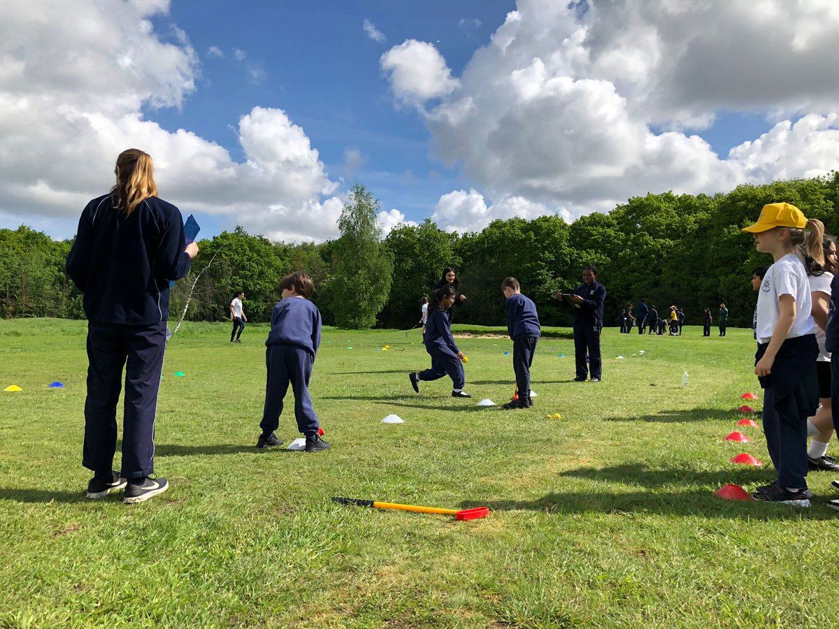 Good luck to all of the teams participating in the year 3&4 Trigolf tournament today @MetroGolfCentre 
Thank you to @Copthall_School for providing brilliant leaders who will be running each of the stations
⛳️