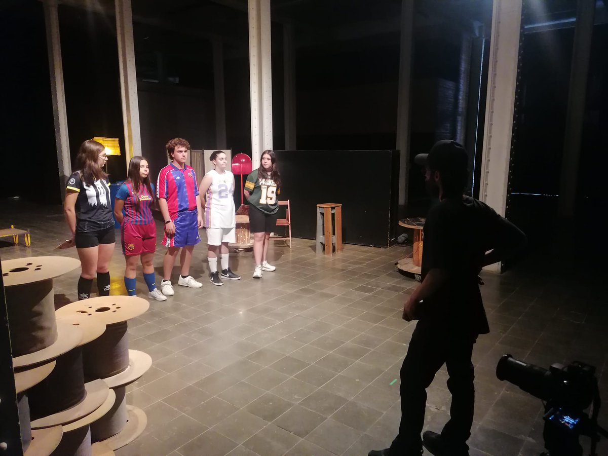 Rodatge de la interpretació dels 12 textos guanyadors dels #JocsFloralsStAndreu2023 per part d'alumnat de batxillerat artístic <a href="/inspuigvert/">Insdrpuigvert</a> <a href="/CRPsantandreu/">CRP Sant Andreu</a> <a href="/fabraicoats_fic/">Fabra i Coats: Centre d'Art i Fàbrica de Creació</a> <a href="/TeleducaEducom/">Teleduca.Educom</a>. Ja estem amb el muntatge per a l'estrena de dilluns 15 de maig!!!