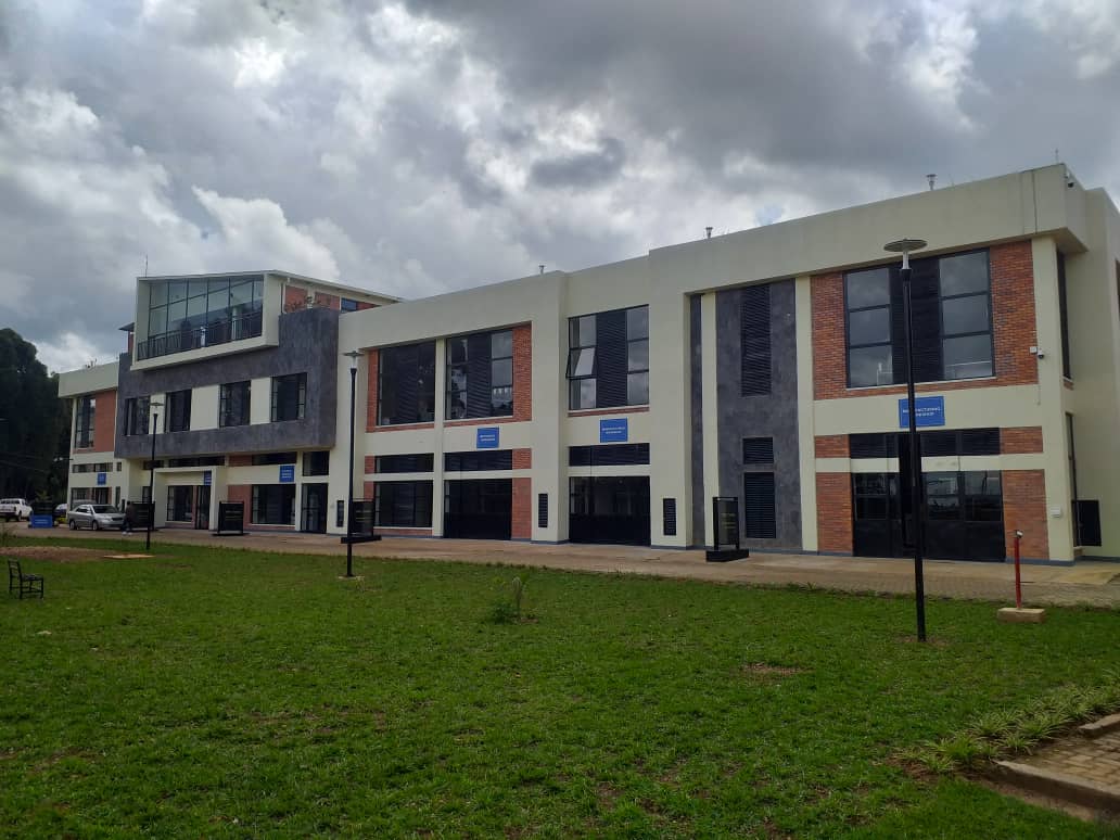 AFTERPROJECT3's tweet photo. The new mechatronics program established at IPRC Tumba costed 4,2 Billions Rwandan Francs funded by @AFD_en, the cost includes construction of the new premise, equiping the building with new equipments and train trainers of the mechatronics abroad and in-house. https://t.co/qS7FnZaM4D