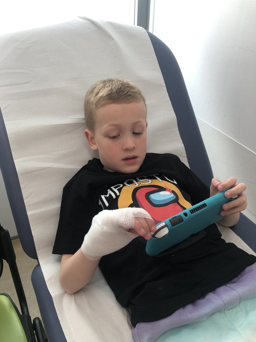 A&amp;E with this poorly boy… 😞 been brave having a cannula…