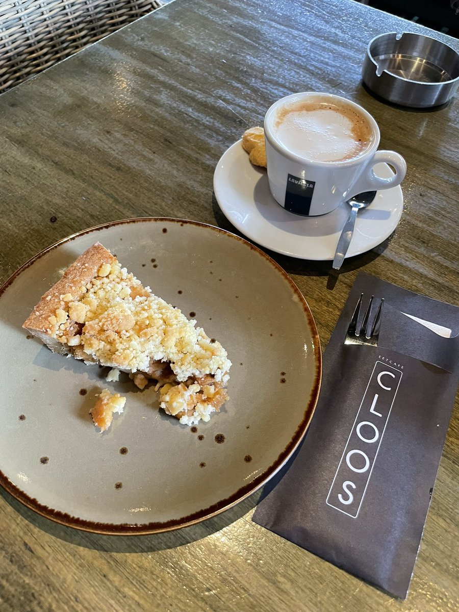 LiekeMuller's tweet image. Cappuccino en een appelpunt.

Wat denkt u dat dit kost?

#Cloos #DenHaag