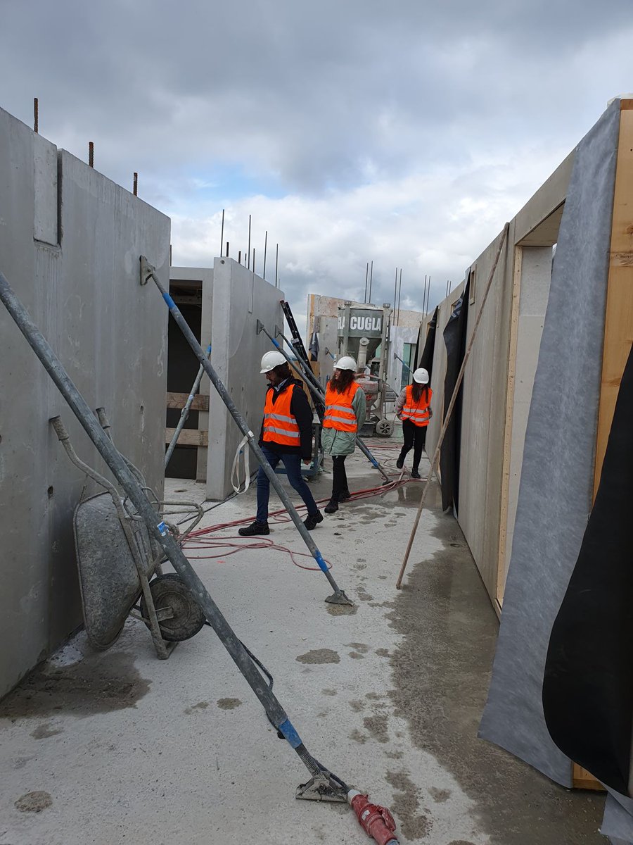 Gisteren een leuke groep van Snijders Ingenieursgroep (vestigingen in Veldhoven, Valencia en Uruguay) rond mogen leiden bij #Fibonacci Amsterdam! We zijn daar bijna klaar met de montage van het prefab casco, vanaf ontwikkeling tot en met montage. Voor: <a href="/VORMHolding/">VORM Holding</a>  #VORM2050