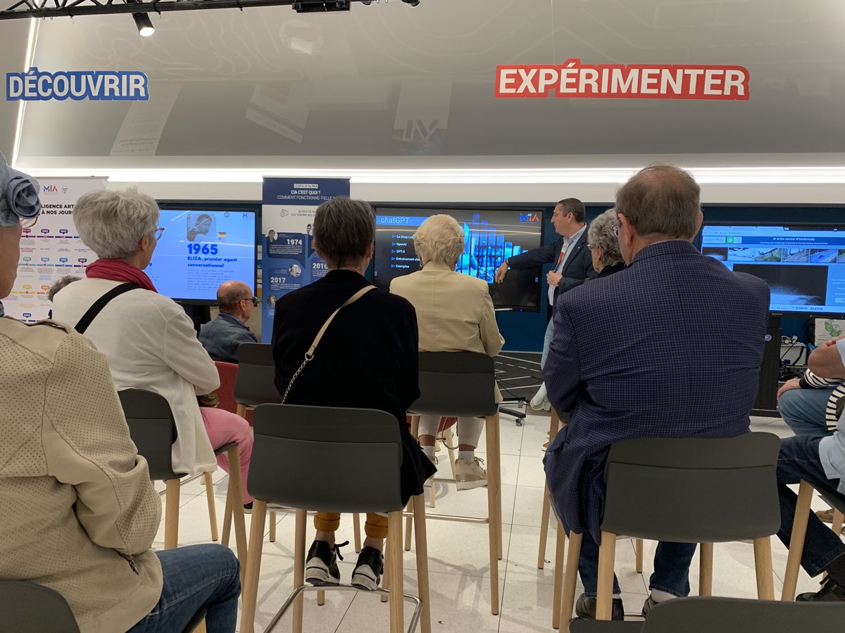 Maison_IA's tweet photo. 📢Heureux d'accueillir 1 nouveau groupe de l'association MLN Jumelages Amitiés @MandelieuVille avc @pservettaz 🤩
➡️Présentation d'1 histoire de l'#IA de l'antiquité à nos jours
➡️Prise de conscience de dilemmes moraux #moralmachine
➡️Comment a été entrainé le chatbot #ChatGPT ? https://t.co/FDS3Te84bO