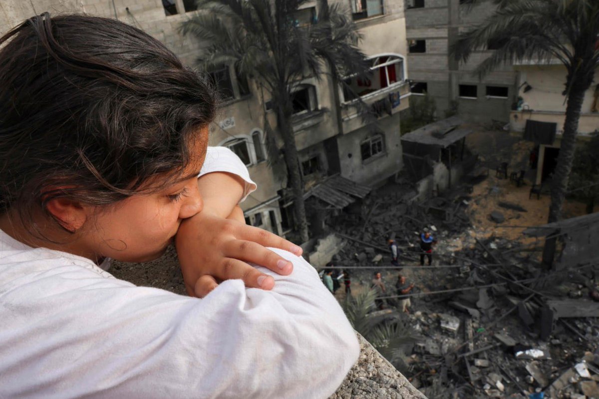 Timesofgaza's tweet photo. Over the rubble | Gaza https://t.co/UuGh9jssZU