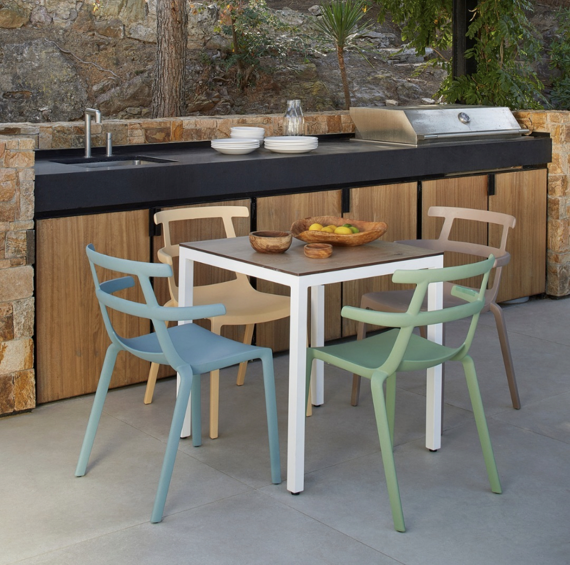 Ponle aun más color a la primavera con la gama Green Edition de Resol. 🌈🎨

👉🏻Colores alegres y diseños sostenibles fabricados con material reciclado post consumo.♻️

Únete al “green thinking” y equipa tu local con los muebles más inspiradores. 🪑✨😍