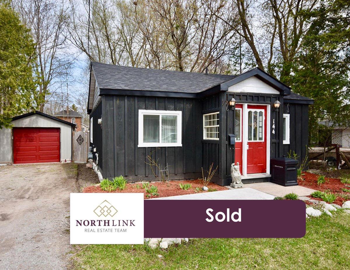 SOLD! 🔥 🔥
Congratulations to our seller's Morgan and Sophia! 🎉

#homesold #buyahome #sellahome #realtor #realestate #realestateagent #barrie #oro #essa #Innisfil #severn #simcoecounty #ontariorealestate #alinktoyourrealestatedreams #northlinkrealestateteam