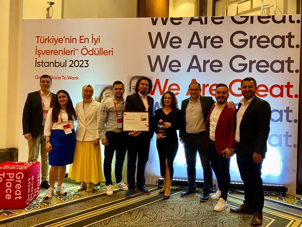 Faaliyete geçtiğimizin ikinci yılında da Türkiye’nin En İyi İşverenleri arasına girmeyi başardık.🎉Çalışanlarımızdan aldığımız geri bildirimlerle her zaman onların mutluluğunu ve refahını en üst düzeyde tutmayı başardık. Çünkü çalışanlarımız bizim için kaynak değil kıymettir.!
