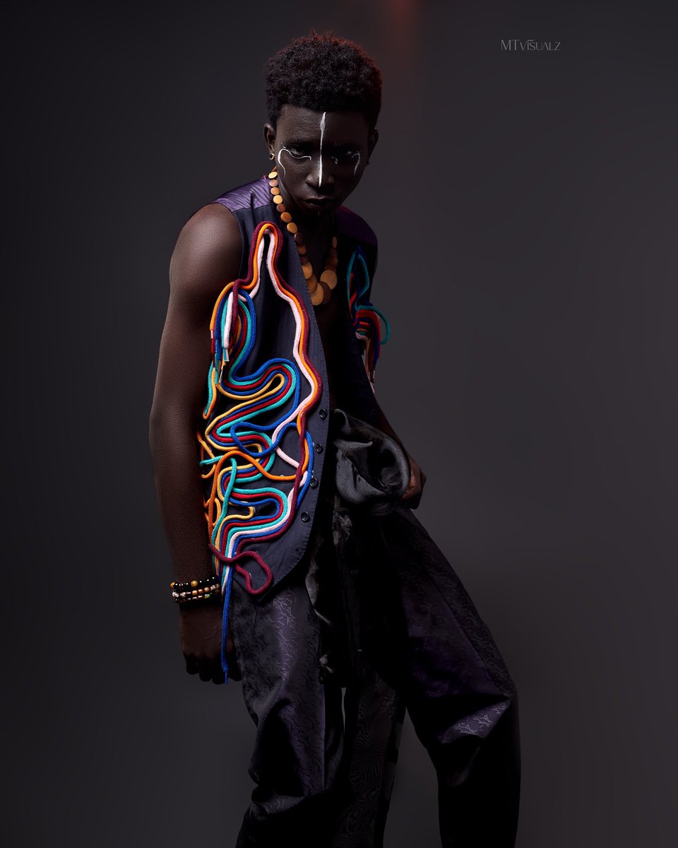 mt_visualz's tweet image. I Love Black 🖤 

Photography: @mt_visualz 

#petterobi #NYSCat50 #black