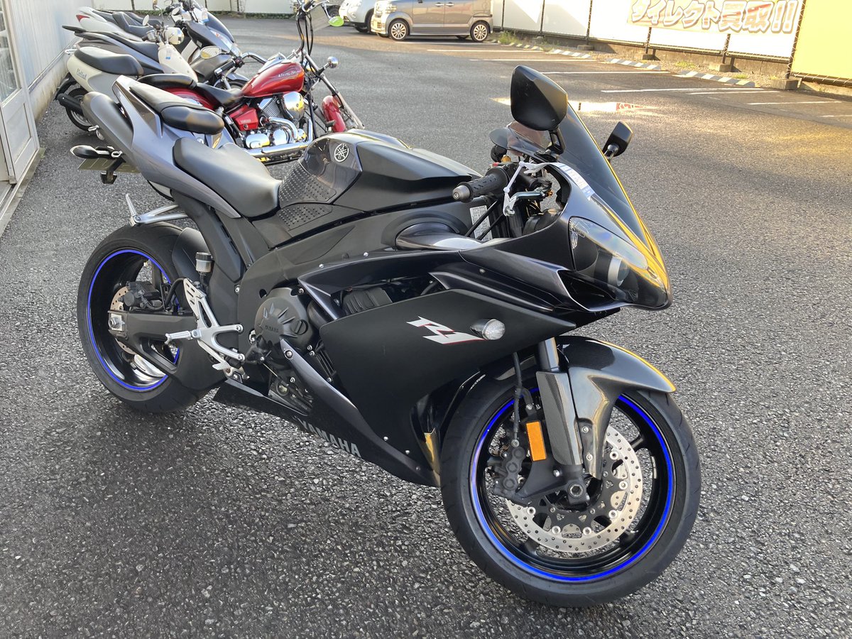 hayate_0311's tweet photo. GW3日目に故障したYZF-R1が無事に帰宅(´∀｀) 不動の原因はスターターリレー。スイッチBOX周りも微妙との事で、リレーと一緒に交換。

2008年製の4バルブ、マッチョな4C8…もう15年落ちで余裕で旧車デス。ODOも22,655km。これからも色々不具合あるかと思いますが、大事に楽しみます‼︎

#YZF-R1
#4C8 https://t.co/nARR2HPCfi