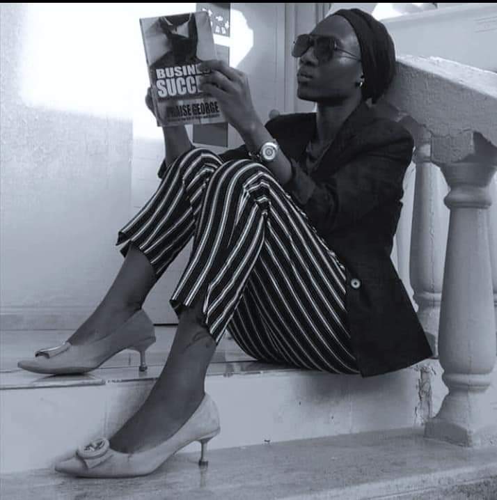 KintuZuti's tweet photo. I can Fail 10 times 😩 but I’m still gonna try again For the 11th time 🤷👌.  Failure isn’t what I’m scared of 🤦...complacency is 📌📌.

#YouthEmpowerment
#workingwomen
#bussinessminded
#successaddicts
#aspiretoinspire
#Davinkintu https://t.co/hHK9hhmGvL