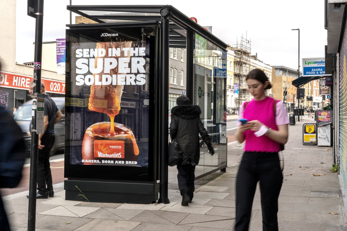 kineticwwUK's tweet photo. As well as brilliant weather-reactive creative, our campaign for @Warburtons features delightful, noticeable, smile-inducing copy 🍞 @WeAreDOOH @mindshare_uk #HomeOfCreativity #OOHWorks https://t.co/RFH2gxlzXs