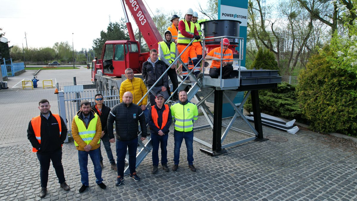 Great turnout at our two-day technical training event hosted at our dealer Powerstone premises in Poland! Attendees received hands-on training on our latest machinery and provided positive feedback. Thank you all for joining us!

#terexmps #technicaltraining #crushingandscreening