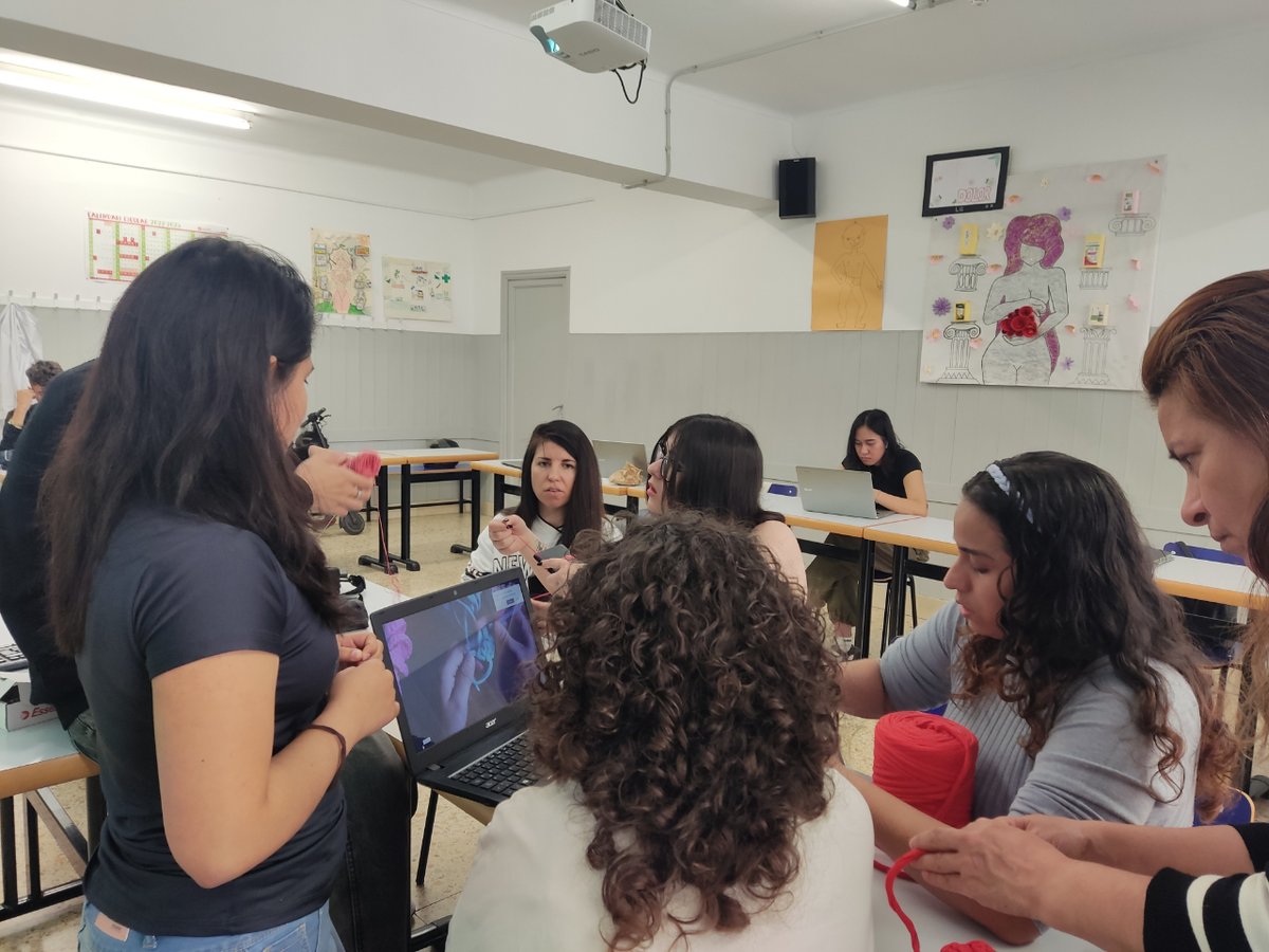 etpxavier's tweet photo. Tic tac, tic tac....seguim amb la preparació per a la campanya de donació de sang. El 18 de maig pots passsar per l'escola i donar unes gotes de vida
Tu ja t'estàs preparant?Apunta’t per donar sang. https://t.co/5tWkZKyosO
@donarsang #2nFarmAetpx #bancdesang #Bloodbank #donasang https://t.co/Hail99r2UO