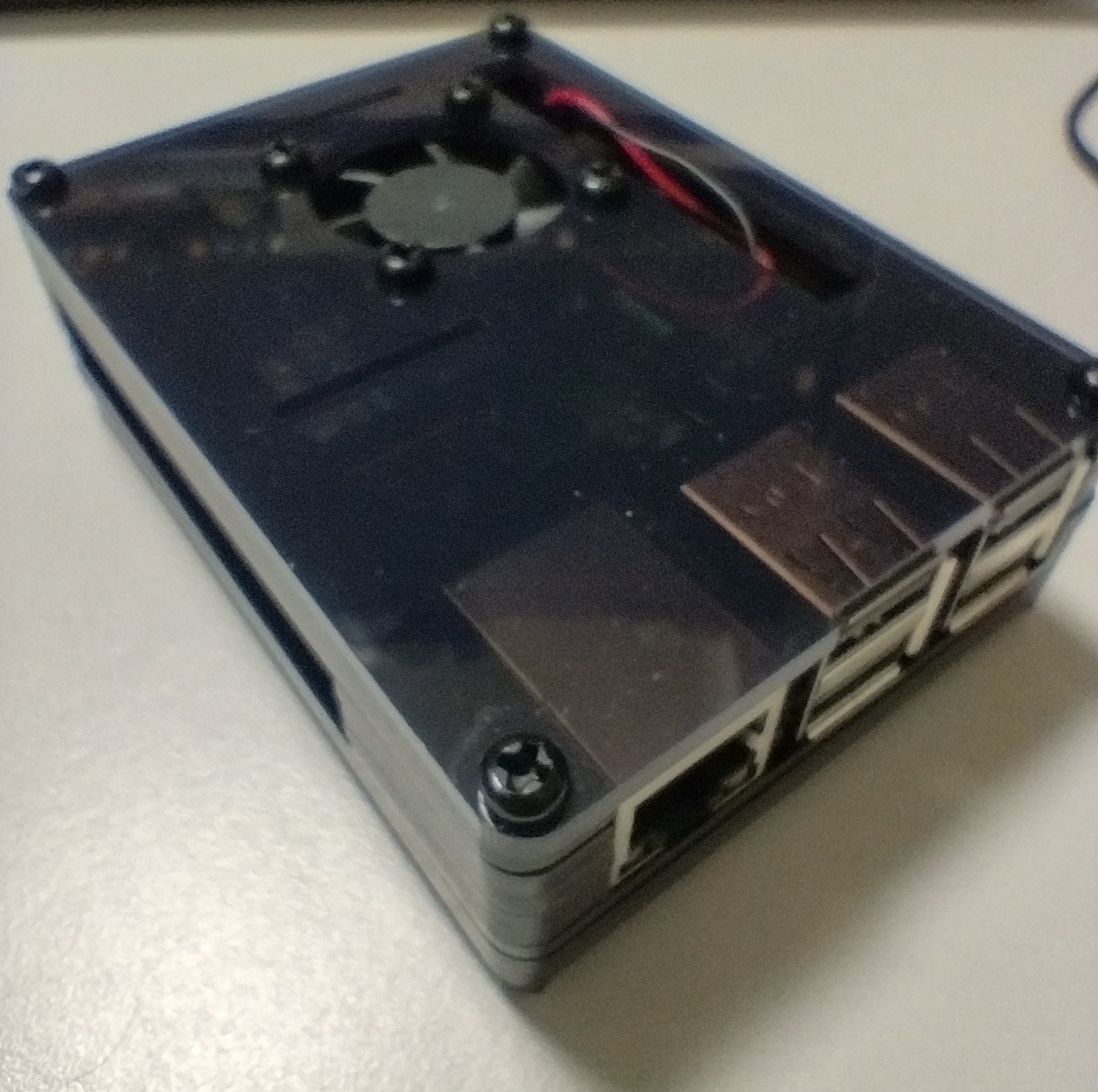 yellow8rat's tweet image. 見慣れないものが...ラズパイか！
あれ？ラズパイ4はあるから、これ3かな？
何に使おうか？
#raspberrypi3