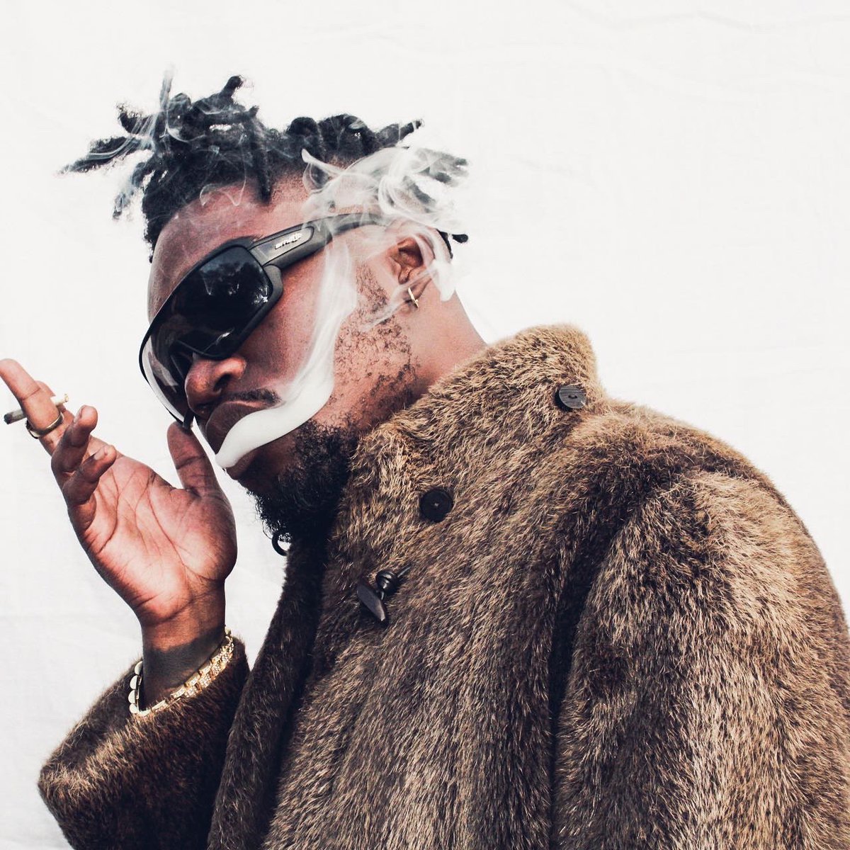 Big MAZZA Alert 🚨 #ForTheGram by <a href="/OfficialRafDon/">𝐑𝐀𝐅 𝐃𝐎𝐍</a> <a href="/YoungstaCpt/">$LIM Y?OUNG</a> &amp; Yours Truly out now : lnkfi.re/ForTheGram