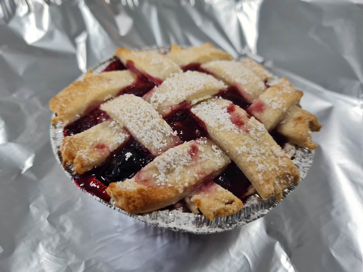 celticgypsie's tweet photo. Amazing pastry work from 2 of my 8s in 8A @Whitefield_NW2 rolling &amp; lining a tin in 4 mins &amp; ready for #blindbaking only the 2nd time to the skills has been practiced in a very hot room, amazing #lattice  work #retrievalpractise  #highlevelskills #nosoggybottoms https://t.co/gRyzkjOj5o