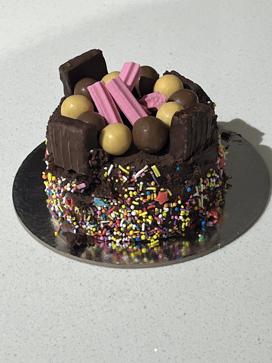 Angela Tanham tweet media