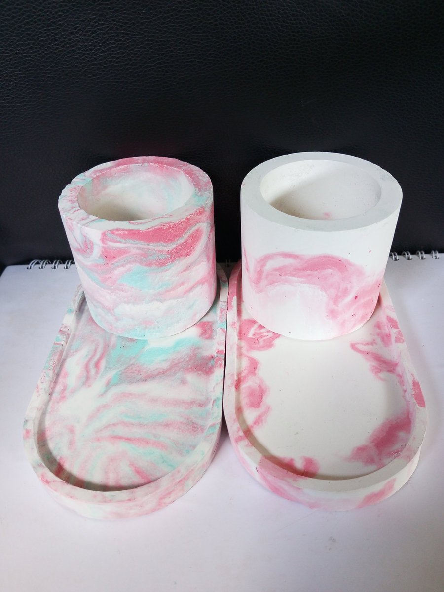 craftsyke's tweet photo. Colorful handmade concrete planters/holders, trays, and coasters. 

#concreteholder #concreteplanters #candleholder #candles #coasters #concretecrafts #homedecor #concretedecor #succulentplanter #trinkettray https://t.co/67RIUbuV4W