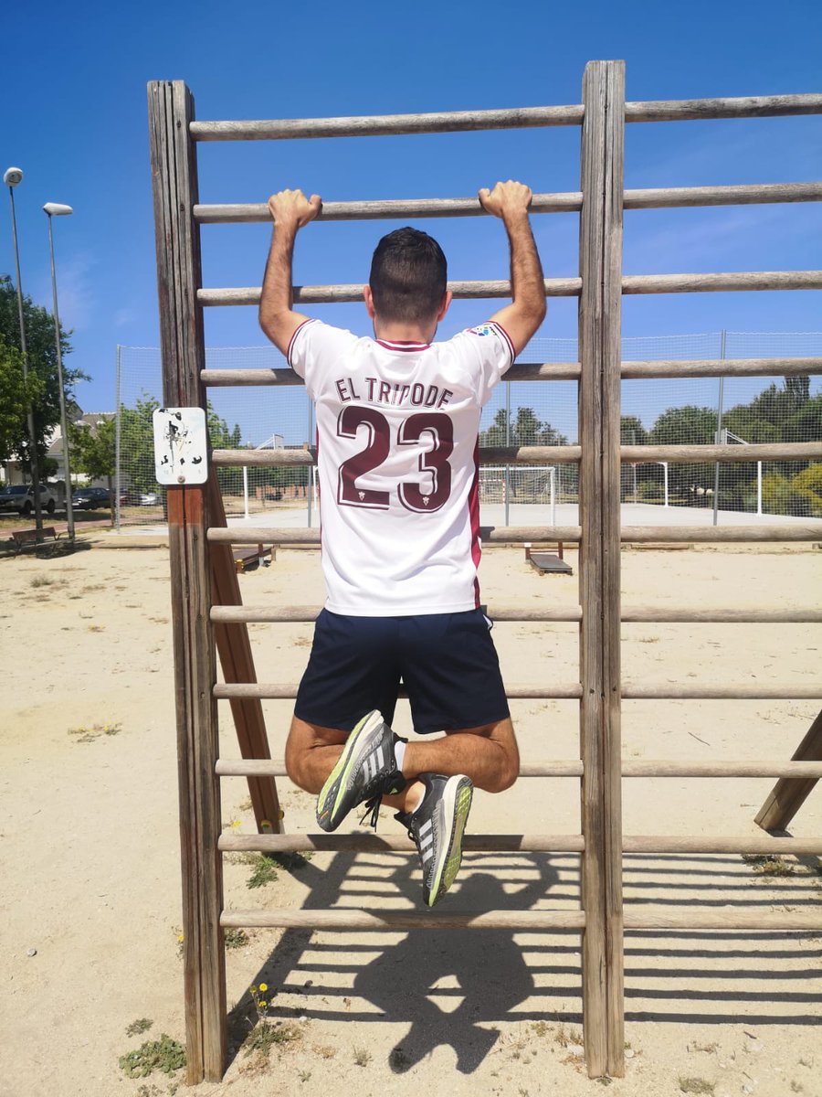 ThompsonMXN's tweet photo. Para #Eltripode no hay días libres 🏋🏾♂️💨
Machacándose en las barras para recuperarse de su lesión y estar pronto con el equipo!
Compromiso! 💯
En breve estás rompiéndola otra vez,
#Unpoquito https://t.co/HzPJGT8hMm