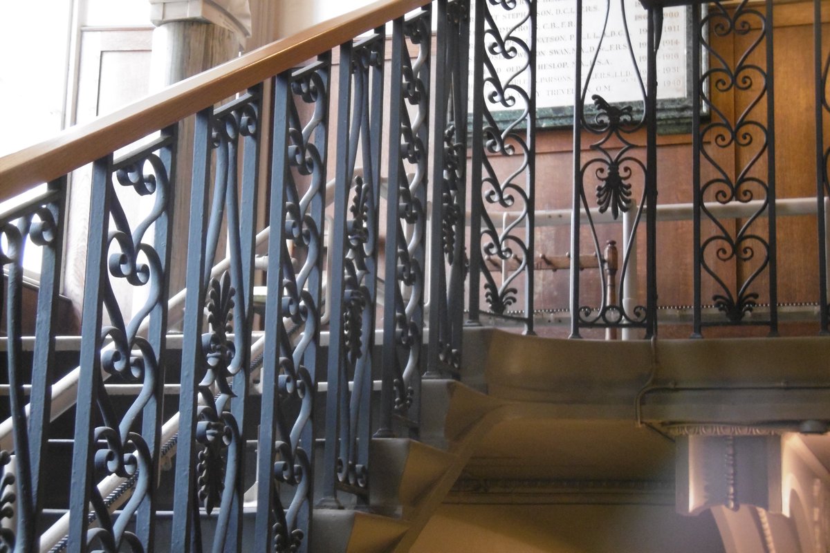 5thLackey's tweet photo. #IronworkThursday @SBlandfo staircase banisters at #Newcastle #LitandPhil 1822-5 by #JohnGreen an #imperialstair according to #Pevsner https://t.co/vHXtOVZdeq