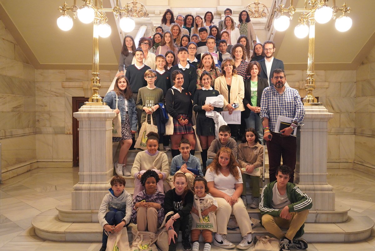 El Pleno del Consejo Municipal de la Infancia muestra las propuestas de los menores para mejorar la ciudad.

<a href="/UNICEFCyL/">UNICEFComitéCYL</a> <a href="/alestecj/">Casa Juventud Aleste</a> <a href="/aprome/">jorge muñoz</a> y APROME forman parte del Consejo Municipal, que integra a escolares de ocho centros educativos.

Más información 🔗 bit.ly/3BhRcxK