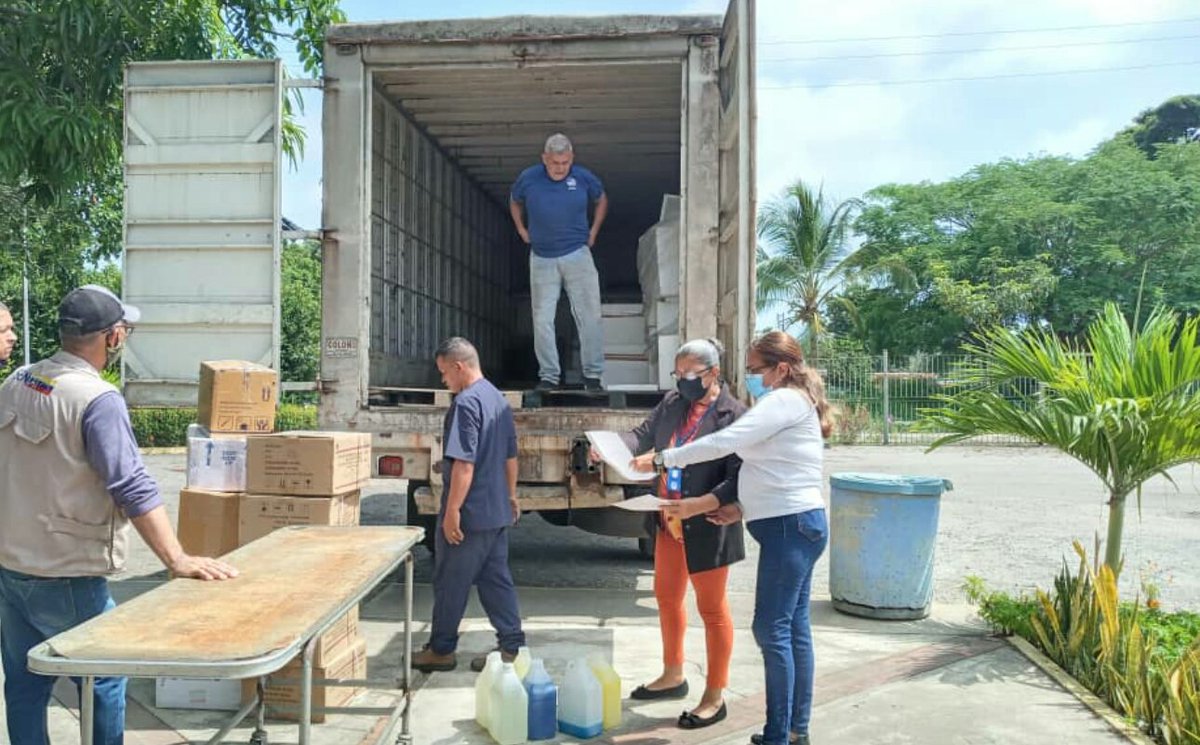 IvssMoron's tweet photo. #GenteIVSS, 11 mayo se recibe 16 bultos de medicamentos consumo masivo,  Soluciones,  y mat de limpieza. Gracias al compromiso en salud con el Pueblo.@MagaGutierrezV @MinSaludVE @NicolasMaduro. https://t.co/Mp0L4ooM4E