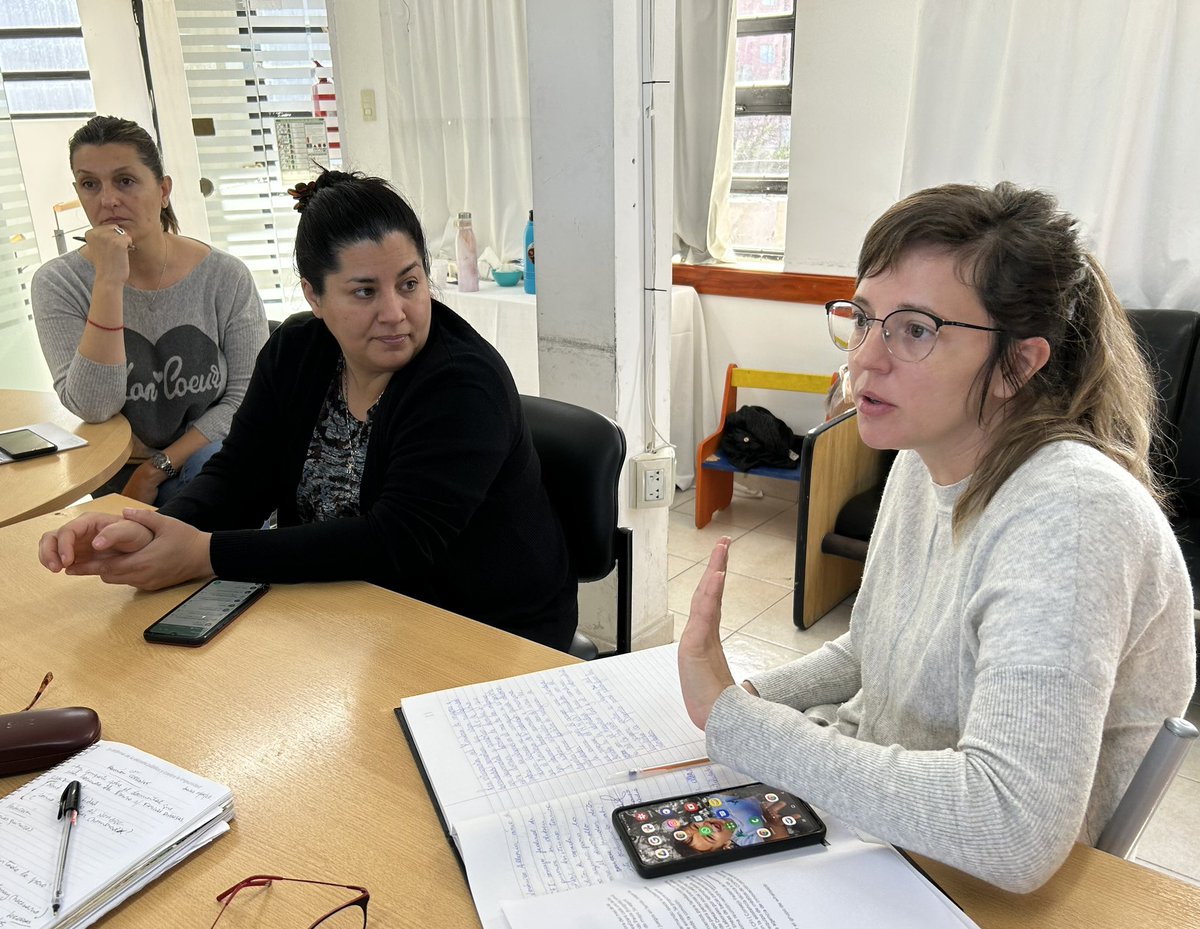 Secjuvydiver's tweet photo. #Articulación | Nos reunimos con la Comisión de Familias y Parentalidades del #CoProNAF para seguir planificando el Mes de las Infancias.
👉🏼Realizaremos actividades para promover los derechos de las infancias y adolescencias diversas y también visibilizar la diversidad familiar. https://t.co/1B5LRUMTvi