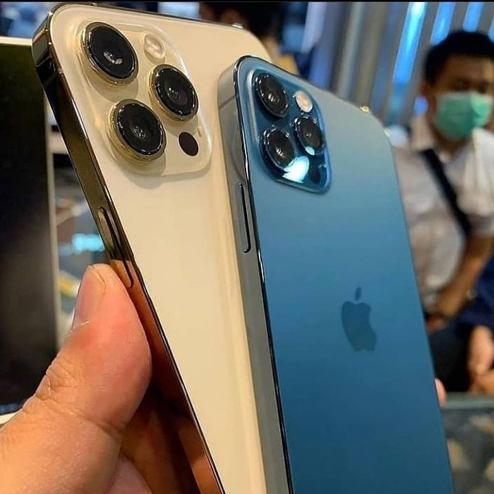 Win_an_iphone14's tweet photo. 🚨GIVEAWAY ANNOUNCEMENT🚨 Win the amazing iPhone 13! To enter, follow, retweet, and tag 3 friends below. Then visit the profile link and submit your details. One lucky winner will be chosen at random. Don't miss your chance! #iPhone13Giveaway #GiveawayAlert #TechGiveaway https://t.co/TaMN7qJQDU